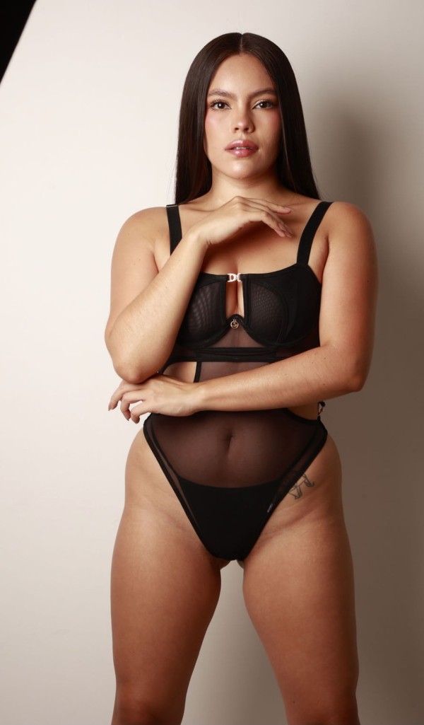 EN SAN ANTONIO LIZZA TU COLOMBIANA ATREVIDA
