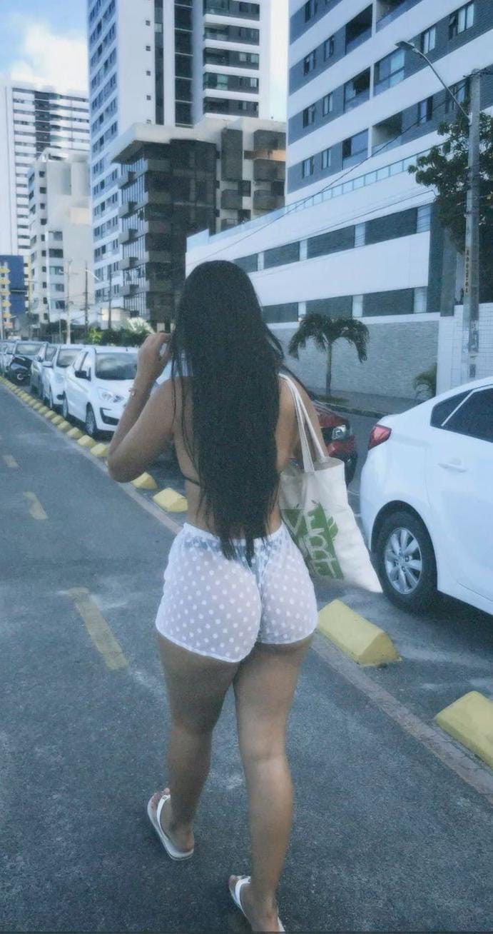 BELLA JOVENCITA FIESTERA DE CURVAS PERFECTAS  INRRESISTIBLE NOVEDAD