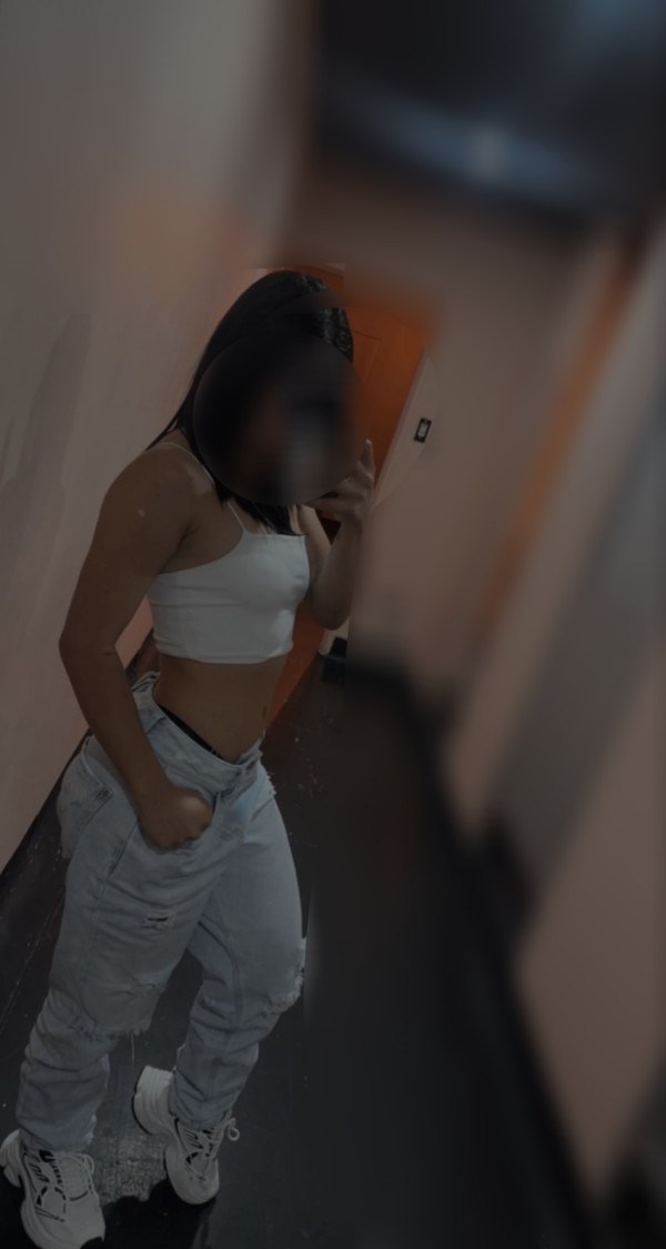 Muy mojadita y caliente