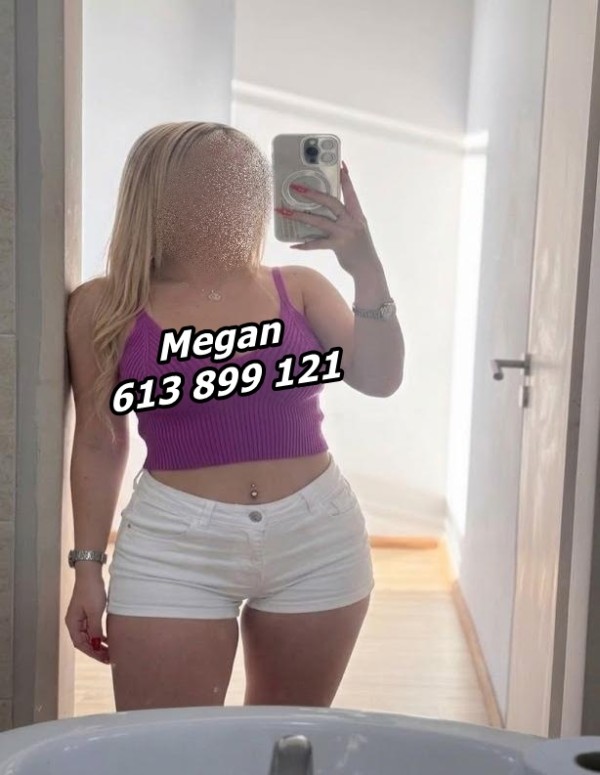 RUBIA CALIENTE Y PROVOCADORA