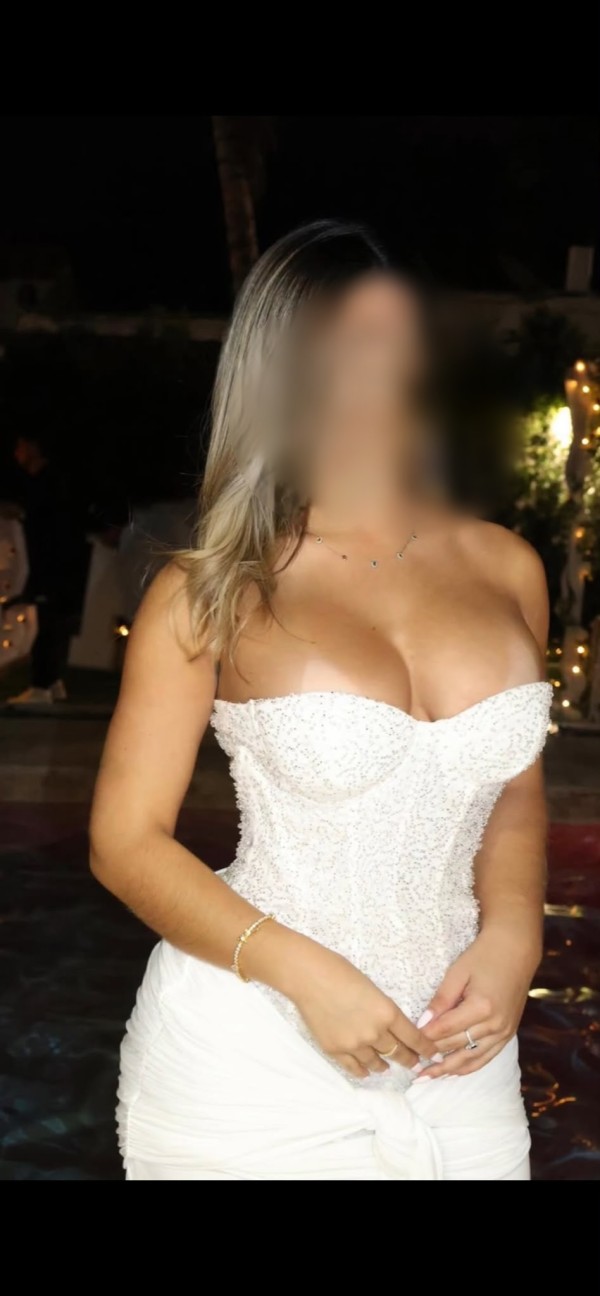 BELLA RUBIA CACHONDA FIESTERA SENSUAL DE CURVAS UNICAS PARA TI NOVEDAD
