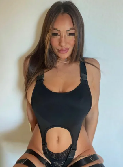 DELICIOSA LUJURIOSA IMPLICADA CACHONDA COMPLACIENT