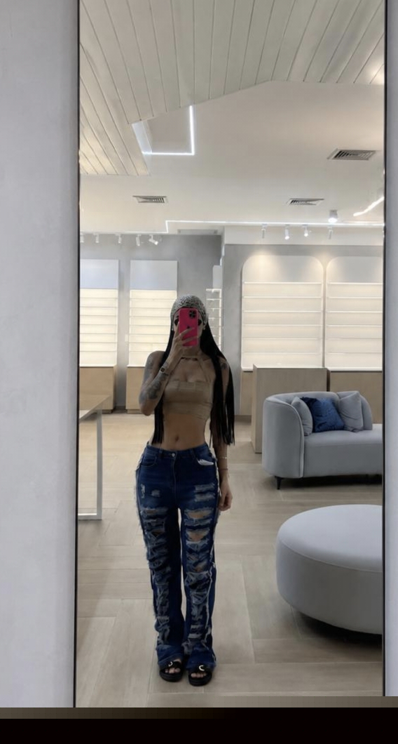 JOVEN COLOMBIANA DELGADA MUY PLACENTERA 24/7