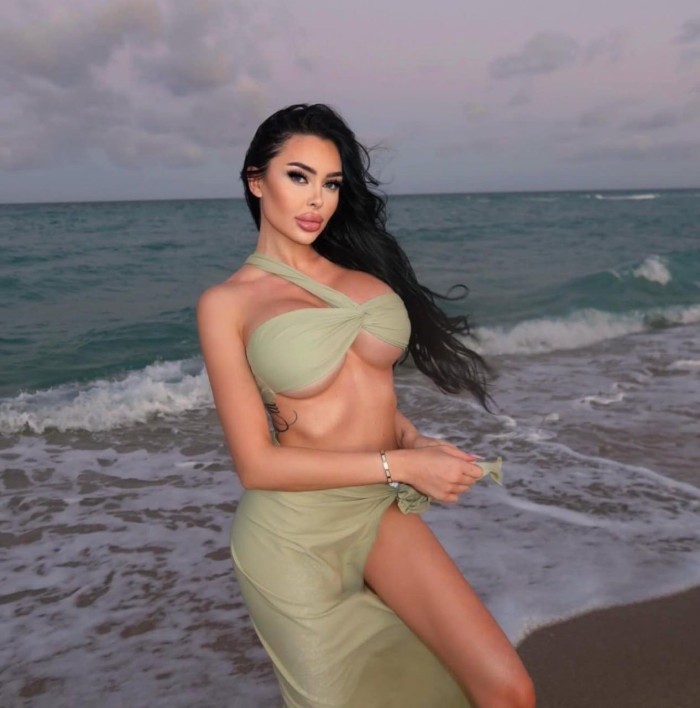 LATINA SEXY PRIMERA VEZ EN IBIZA!