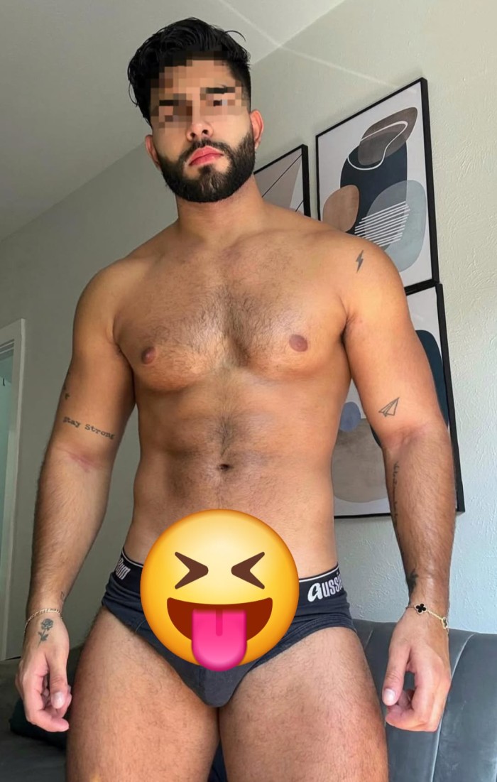 JOVEN UNA MAQUINA FOLLANDO TE DOY TODA MI LECHE