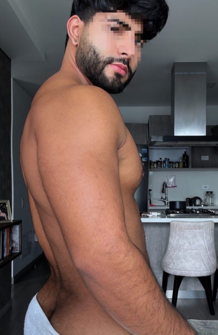 JOVEN UNA MAQUINA FOLLANDO TE DOY TODA MI LECHE