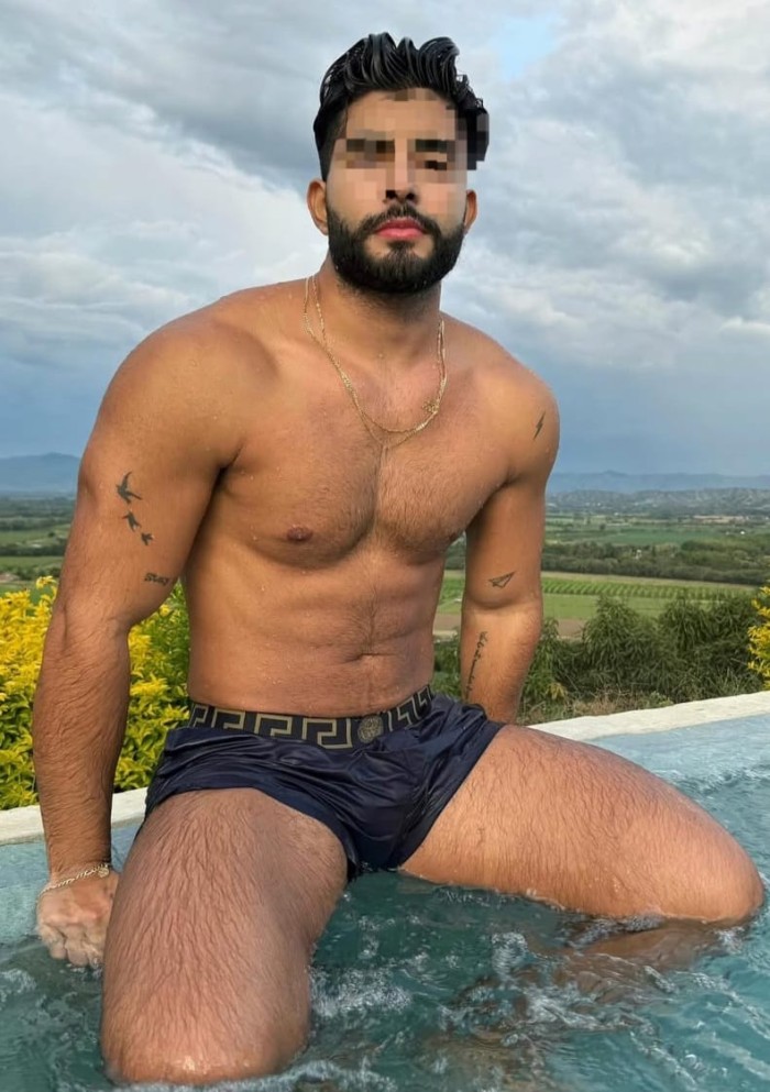 JOVEN UNA MAQUINA FOLLANDO TE DOY TODA MI LECHE
