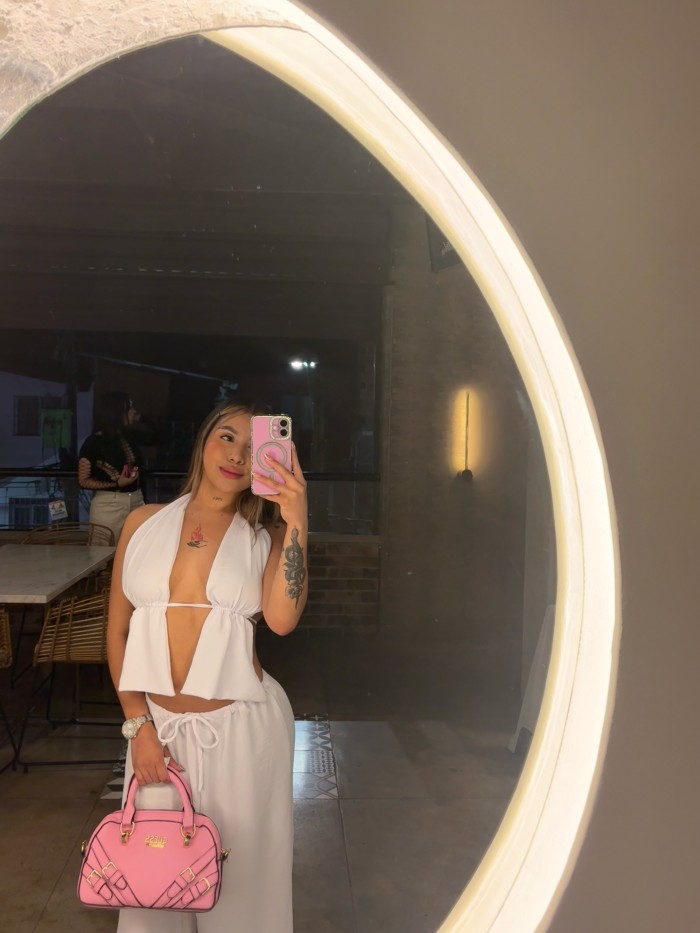 HOLA SOY DULCE, JOVEN COLOMBIANA RECIÉN LLEGADA