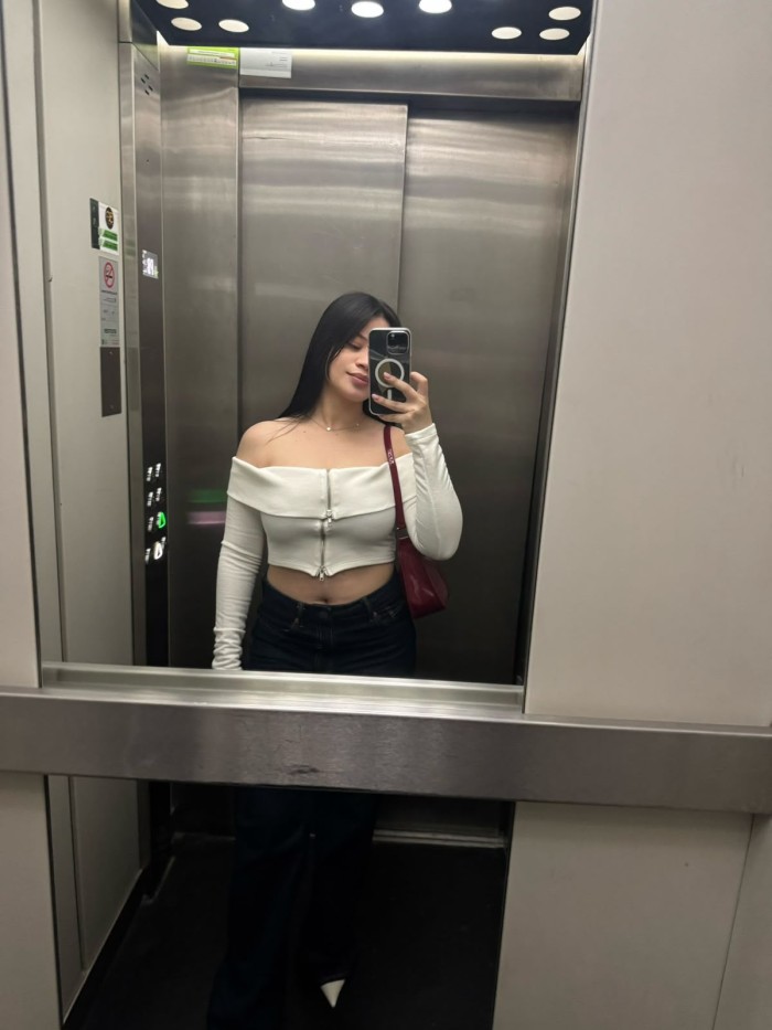 VENEZOLANA JOVENCITA COÑITO ROSADITO Y JUGOSO