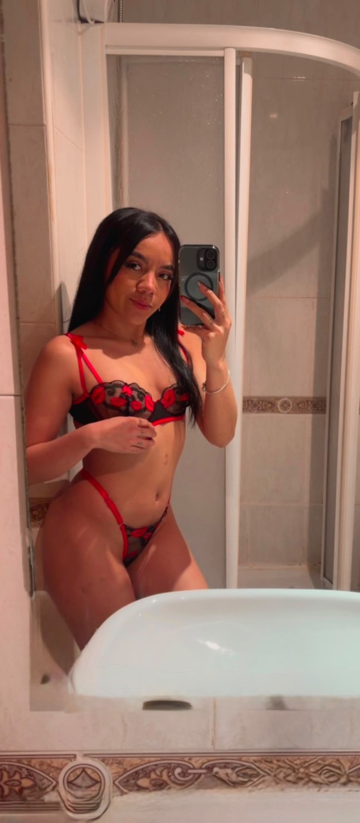 IMPLICADA ARDIENTE SENSUAL VEN A CONOCERME