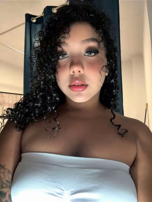 SEXY Y COMPLACIENTE CHIQUILLA EN ELDA