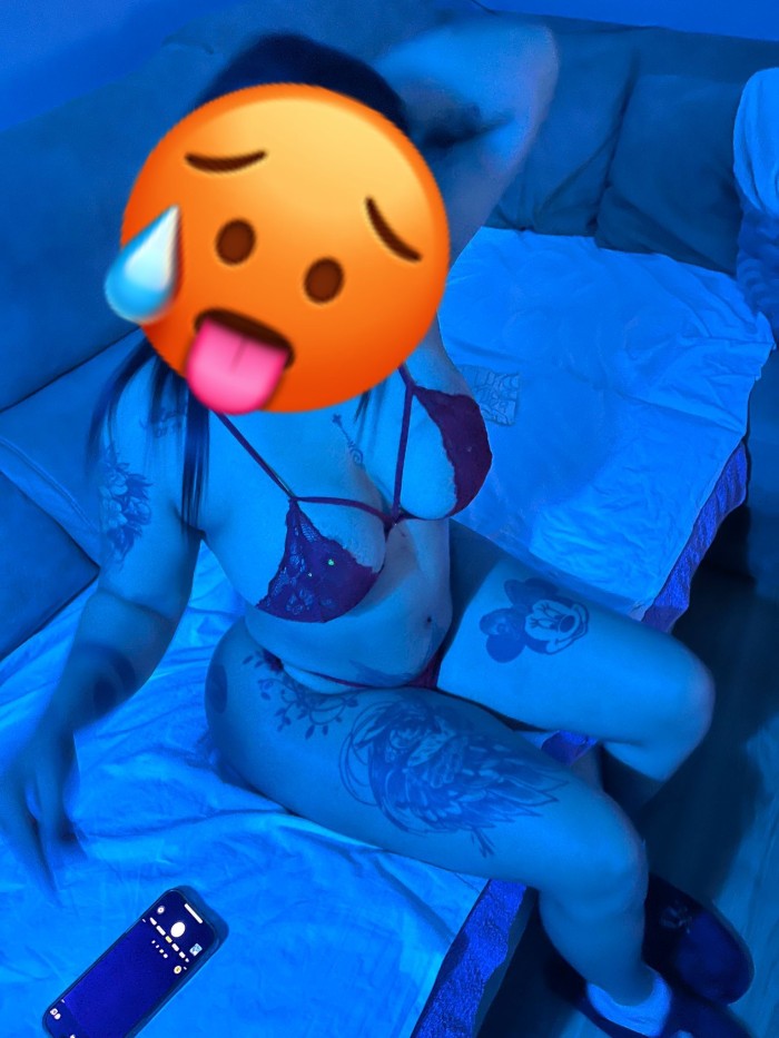 Muy putita y guarra