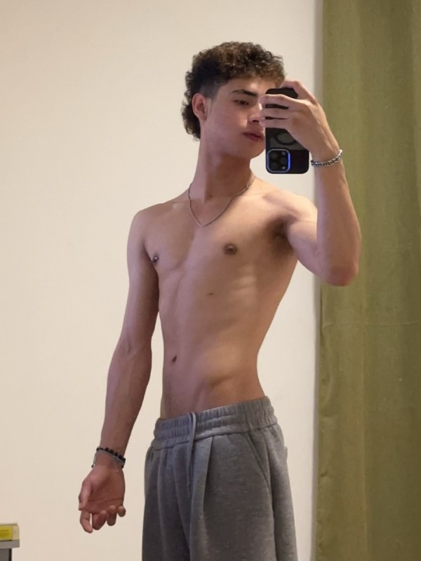 Joven Latino Ardiente