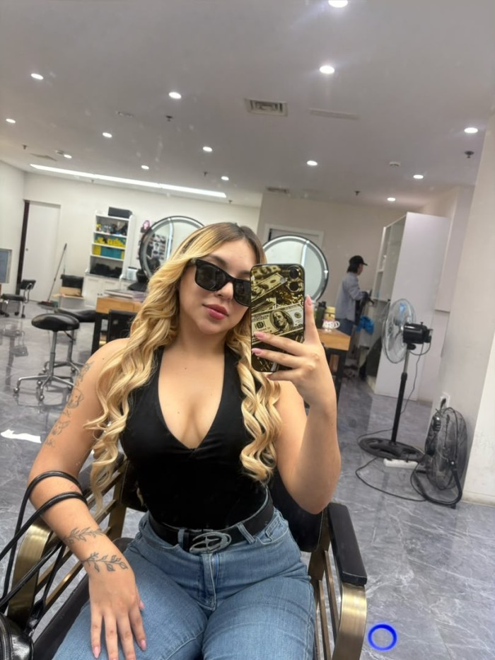 BRIANA RUBIA LATINA VAGINA ROSADITA Y ESTECHA