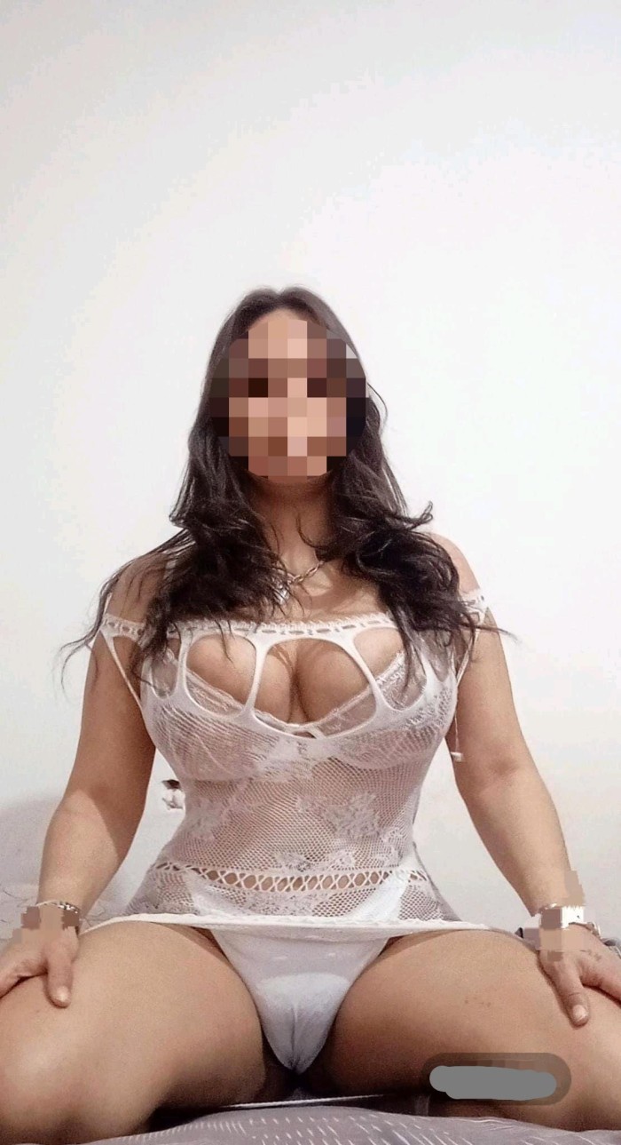 IMPLICADA ARDIENTE MORBOSA ADICTA AL PLACER