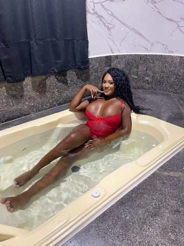 PUERTO DE LA CRUZ | ¡Llegó la impactante Natacha Campbell! Hermosa model