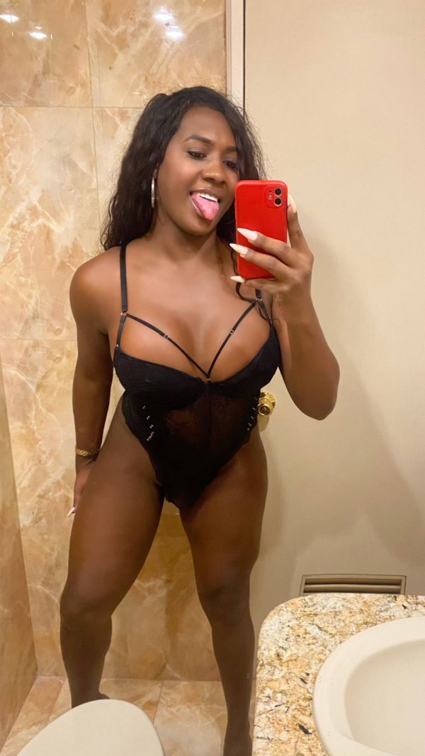 PUERTO DE LA CRUZ | ¡Llegó la impactante Natacha Campbell! Hermosa model