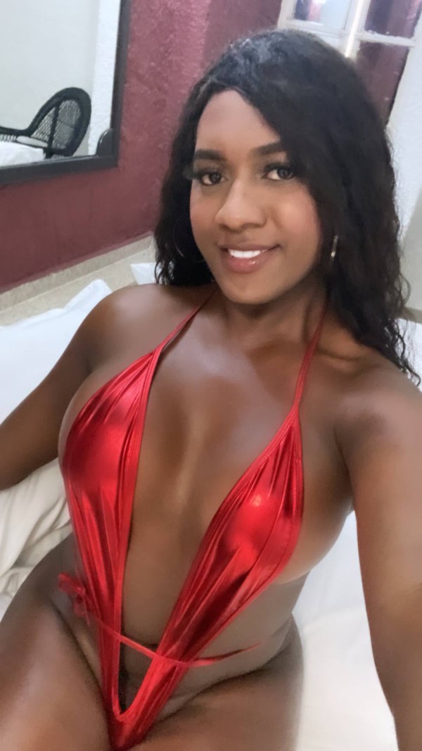PUERTO DE LA CRUZ | ¡Llegó la impactante Natacha Campbell! Hermosa model