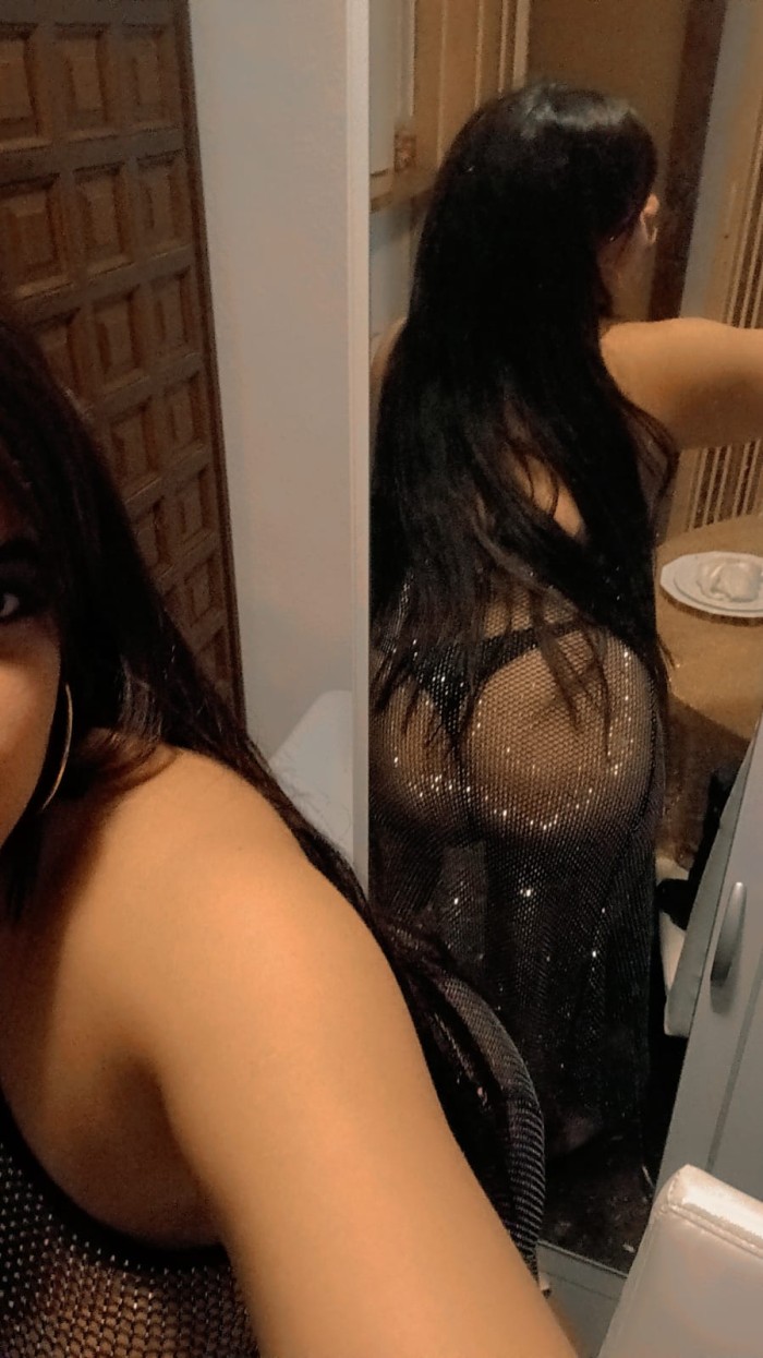 LLENAME DE TODO TU PLACER TETONA CACHONDA DE LUJO