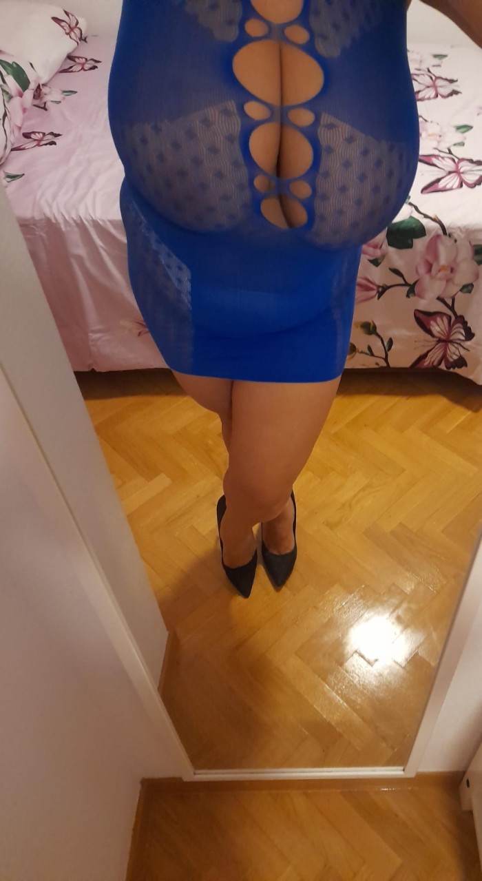 LA LATINA MAS FIESTERA Y TETONA SOLO HASTA LAS 23