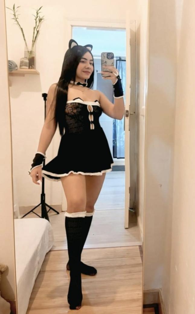 VALERY FLACA DULCE MORENITA CON GANAS DE SEXO!
