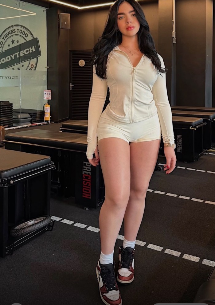 Colombiana muy cachonda y decidida