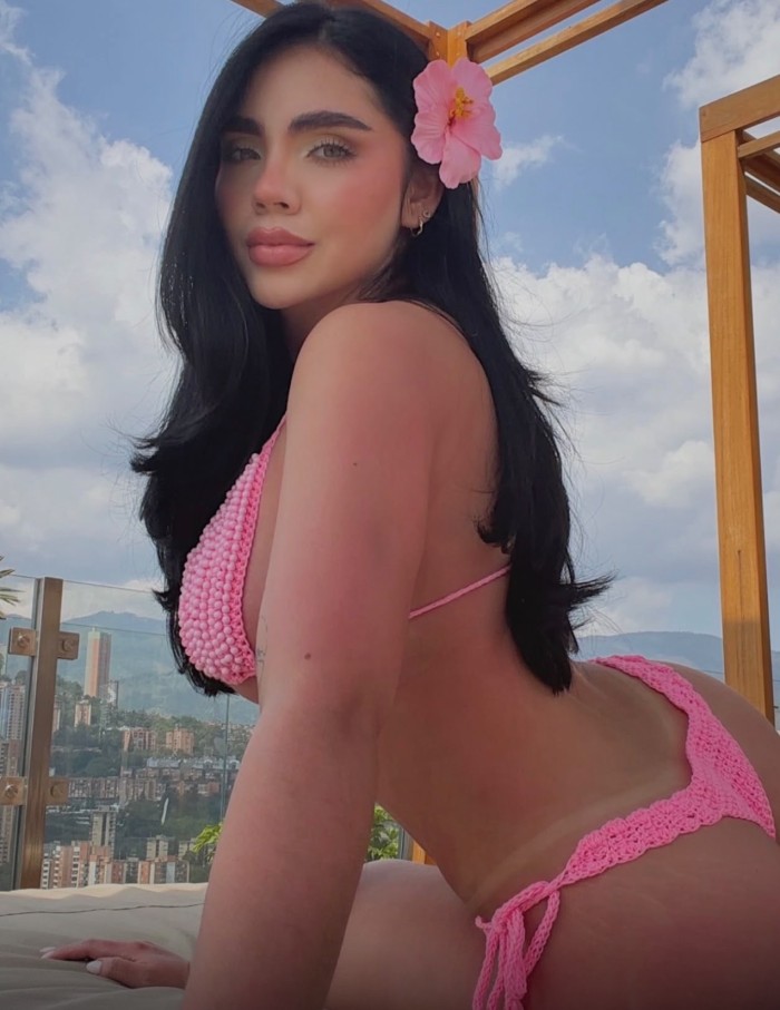 Colombiana muy cachonda y decidida