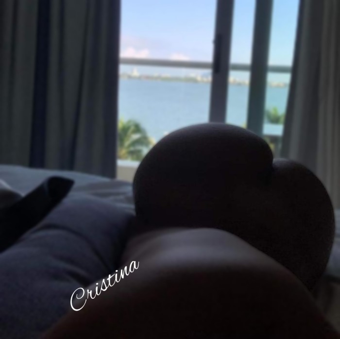 Culona y Caderona. Colombiana muy guapa. 100%Real