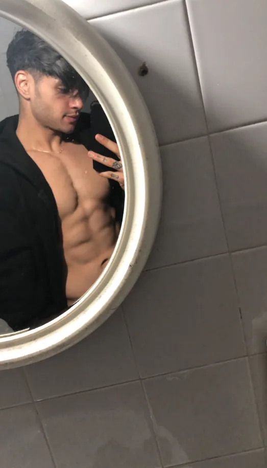 EN PUERTO SAGUNTO CHICO SENSUAL IRRESISTIBLE ARDIE
