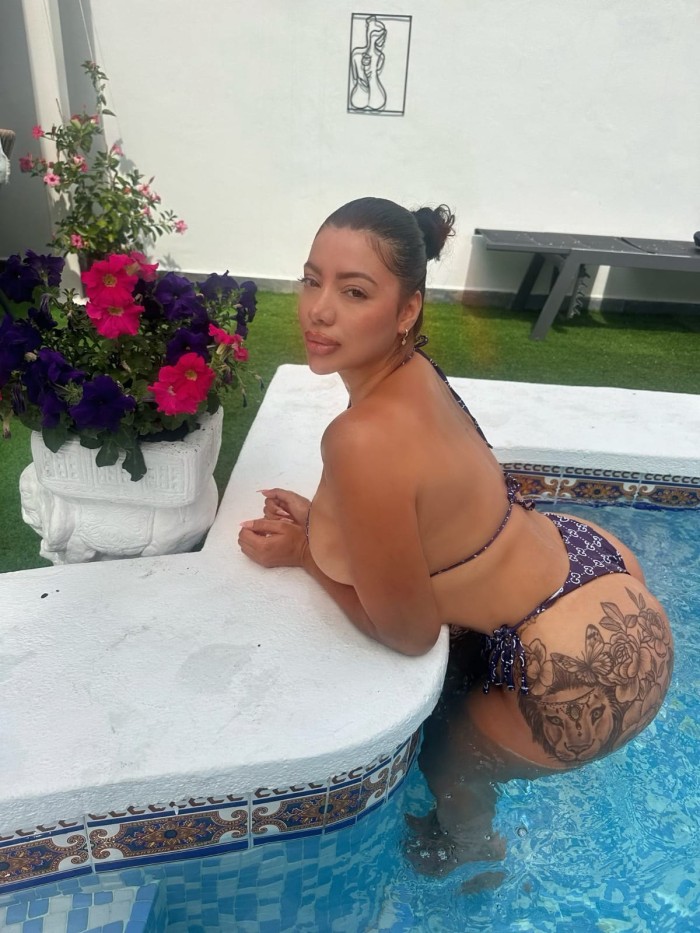PRECIOSAS COLOMBIANAS SOFIA Y CARLA FIESTERAS