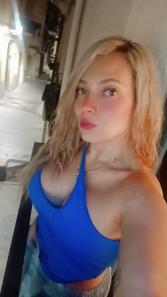 PRECIOSAS COLOMBIANAS SOFIA Y CARLA FIESTERAS
