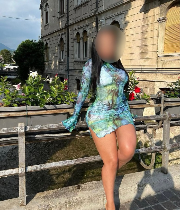 AMIGUITAS DELICIOSAS IMPLICADAS COMPLACIENTES