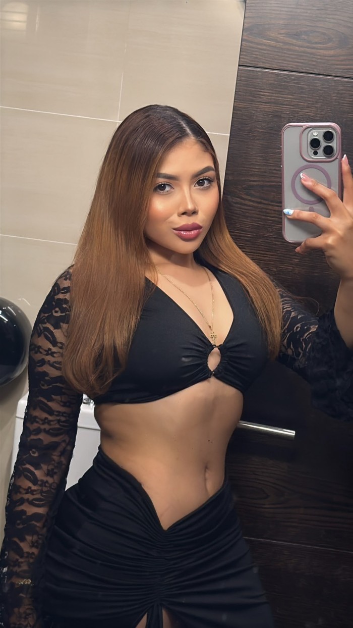 657862213 Novedad Emily diosa juguetona y traviesa