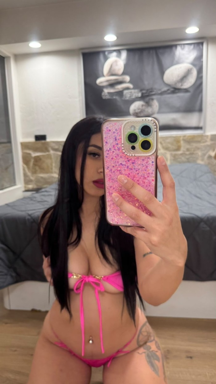 CHICA SEXY ,FIESTERA Y MUY ATREVIDA