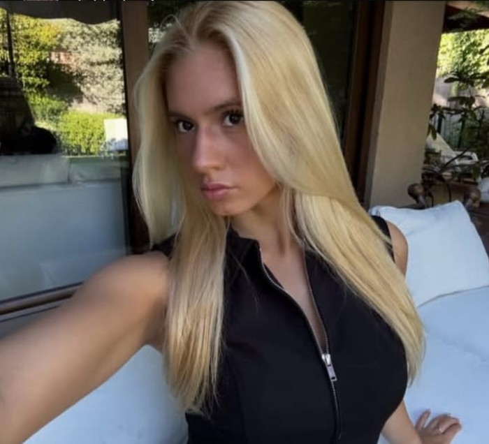 VICKY JOVENCITA RUBIA EN TARRAGONA