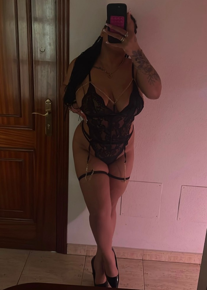 BRASILEÑA FIESTERA APASIONADA CARIÑOSA