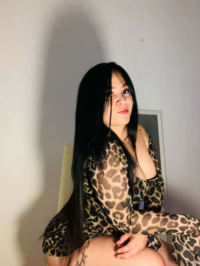 APASIONADA SENSUAL COMPLACIENTE DESEOSA DE SEXO