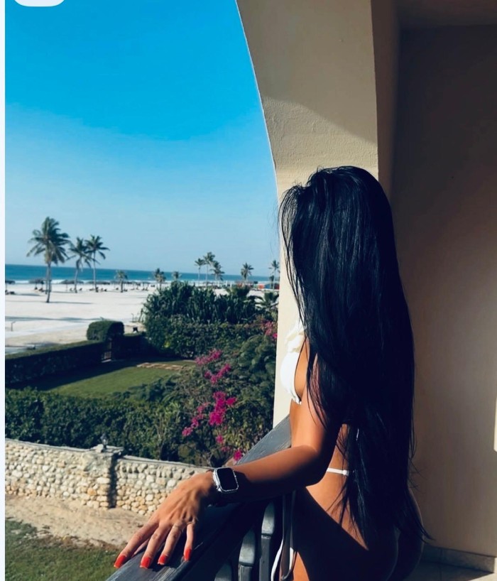 SERE TU ADICCION ENCANTADORA MUJER EXÓTICA