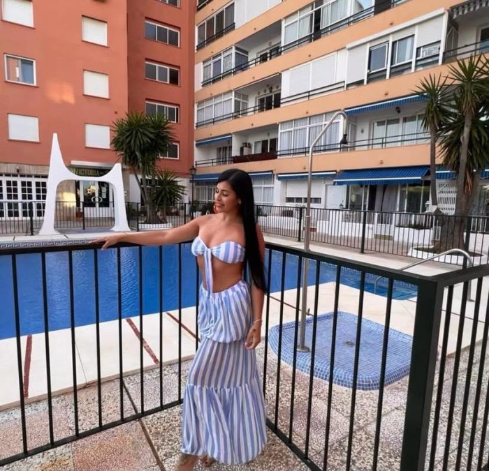 Jovencita hermosa y encantadora