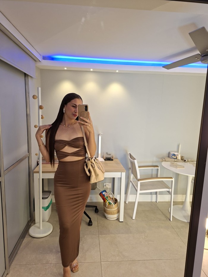ADICTIVA Y ELEGANTE JOVENCITA EN CORDOBA