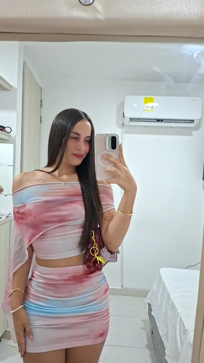 ADICTIVA Y ELEGANTE JOVENCITA EN CORDOBA