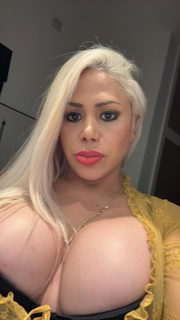EN FIGUERETAS ARDIENTE SENSUAL TRANS VENEZOLANA