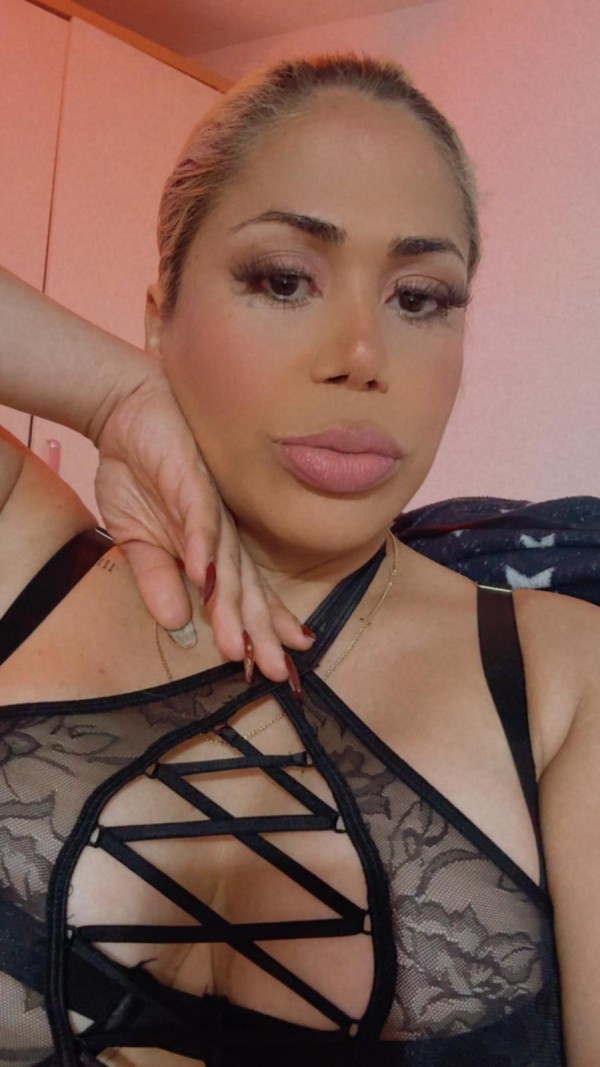 EN FIGUERETAS ARDIENTE SENSUAL TRANS VENEZOLANA