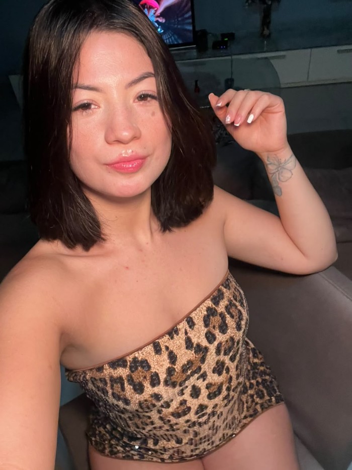 COLOMBIANA EN LAS GALLETAS SEXO FIESTA A TOPE