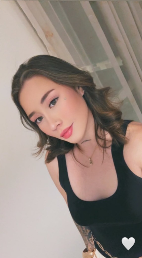 ARDIENTE SENSUAL APASIONADA DESEOSA DE SEXO