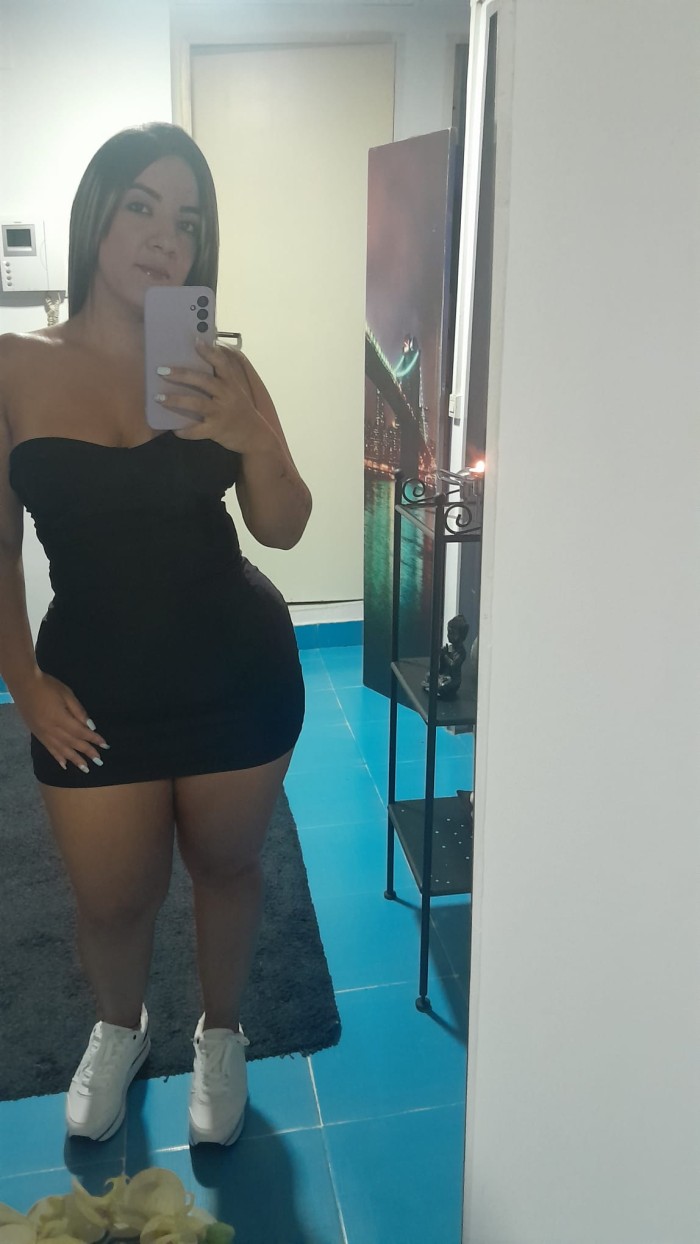 Grupo de chicas ardientes y fogosas latinas elche