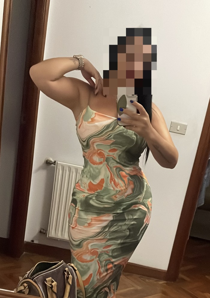 Linda cariñosa sexi morena por primera vez en milladoiro