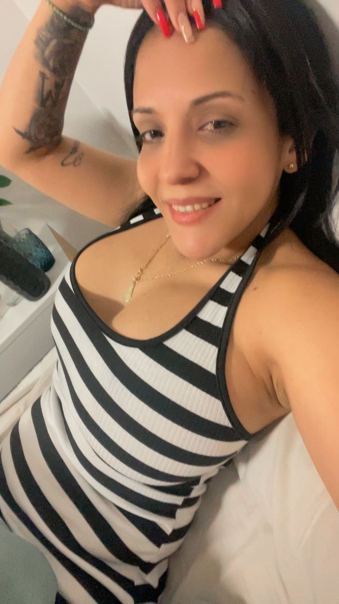 JOVENCITA LATINA DISPONIBLE HOY