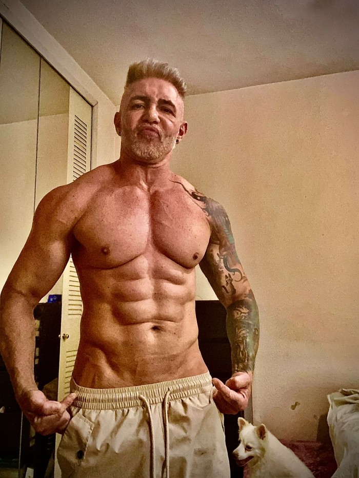 ALEX DISPONIBLE PARA TI HOY