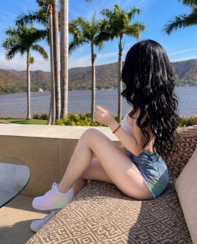 SEXY Y CACHONDA,SOLO SALIDAS